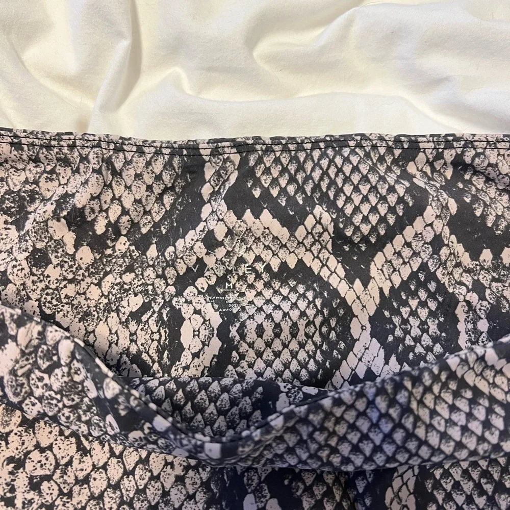 Varley Animal Print Leggings - Picture 3 of 3